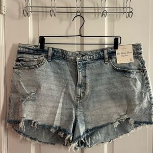 Caslon Women's Light Blue Denim Shorts